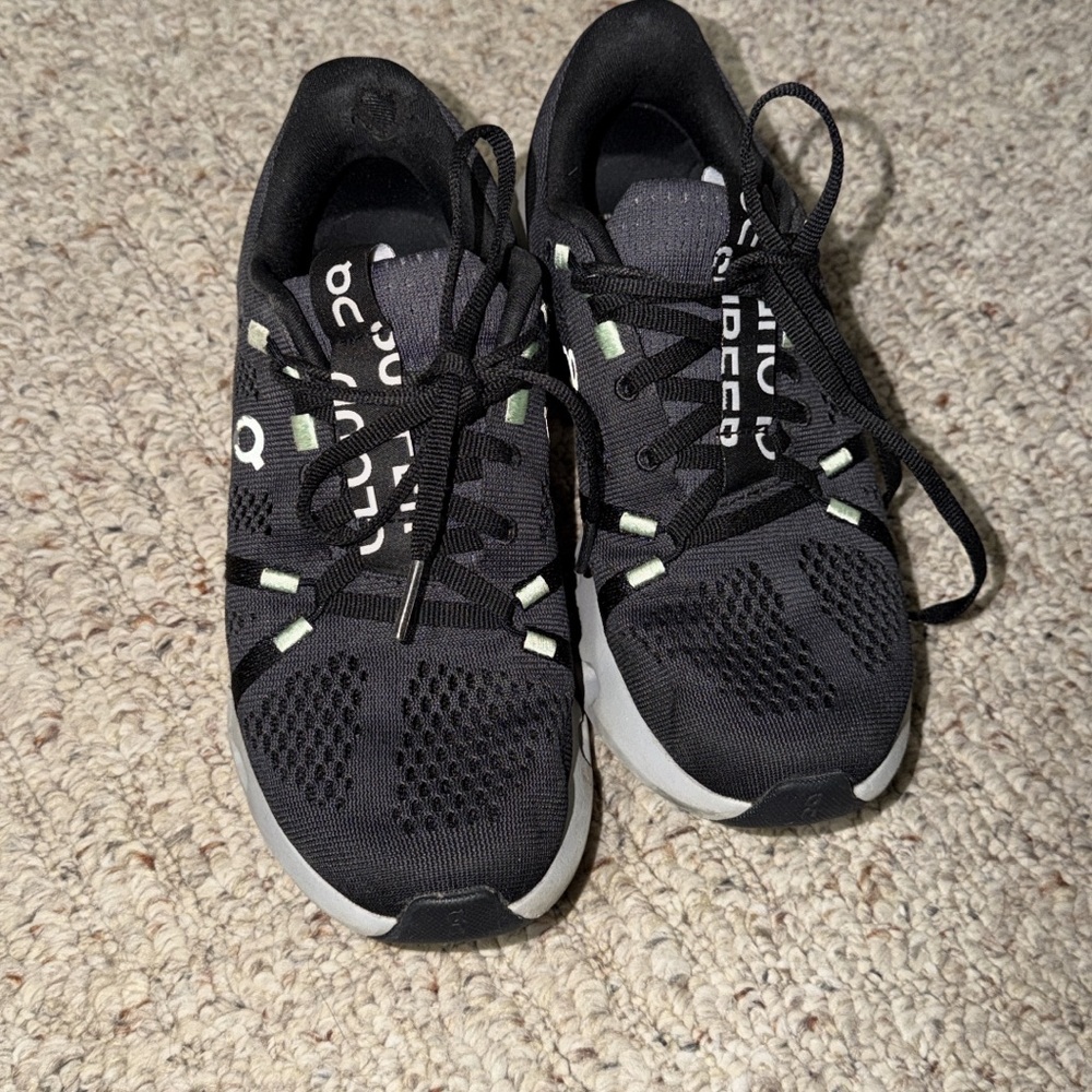 Oncloud Black Athletic Sneakers
